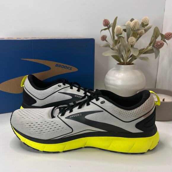 Brooks Transmit 3 Cushioned Road Running Sneaker Gray Yellow Black Men 12 Medium main image 8